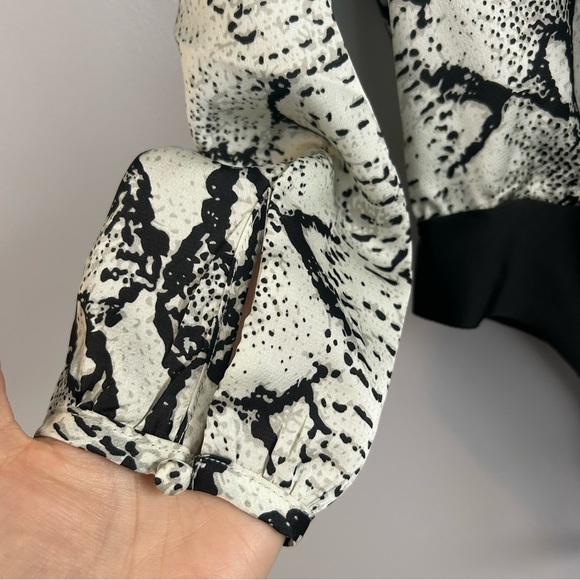 NWT BB Dakota Animal Print Satin Long Sleeve Cross Front Bodysuit Size Small - Picture 14 of 14